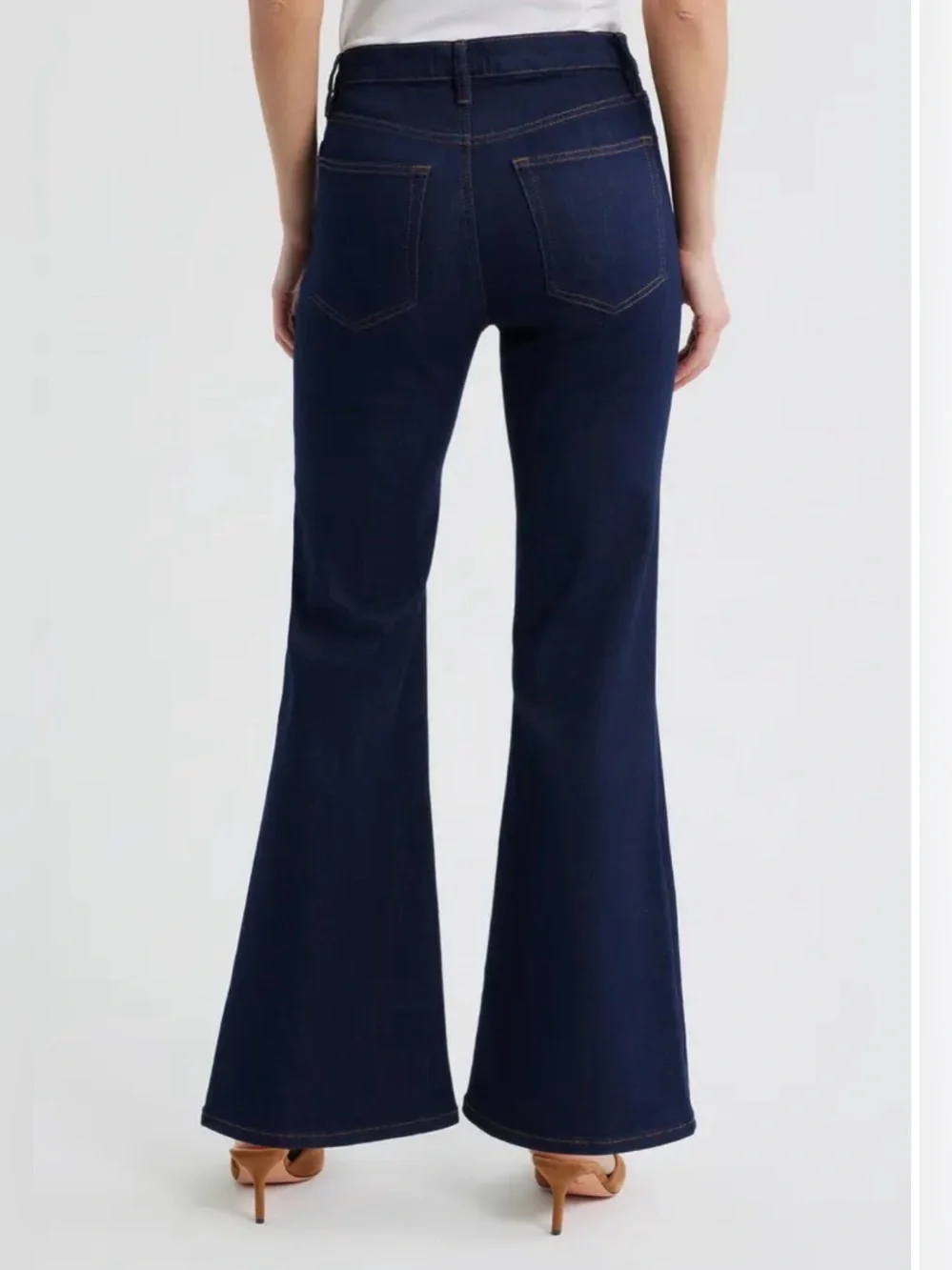FRAME The Pixie Icon Jeans in Rinse Blue Mid Rise Flare Wide Leg Size 28
